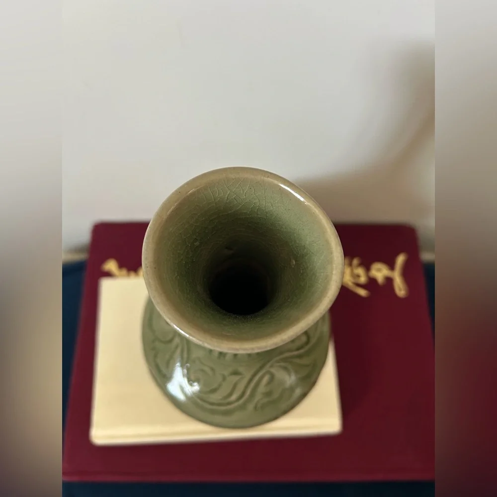 Old Fine Chinese Yue Kiln Vase Flower Pattern - Picture 6 of 7